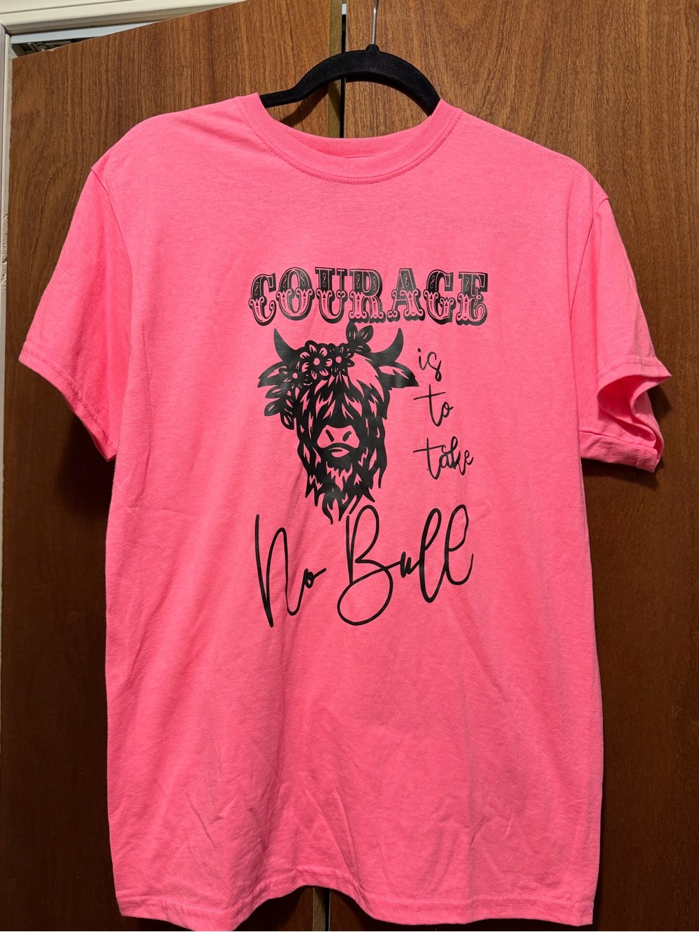 Women's 'Courage No Bull' Pink Graphic T-Shirt